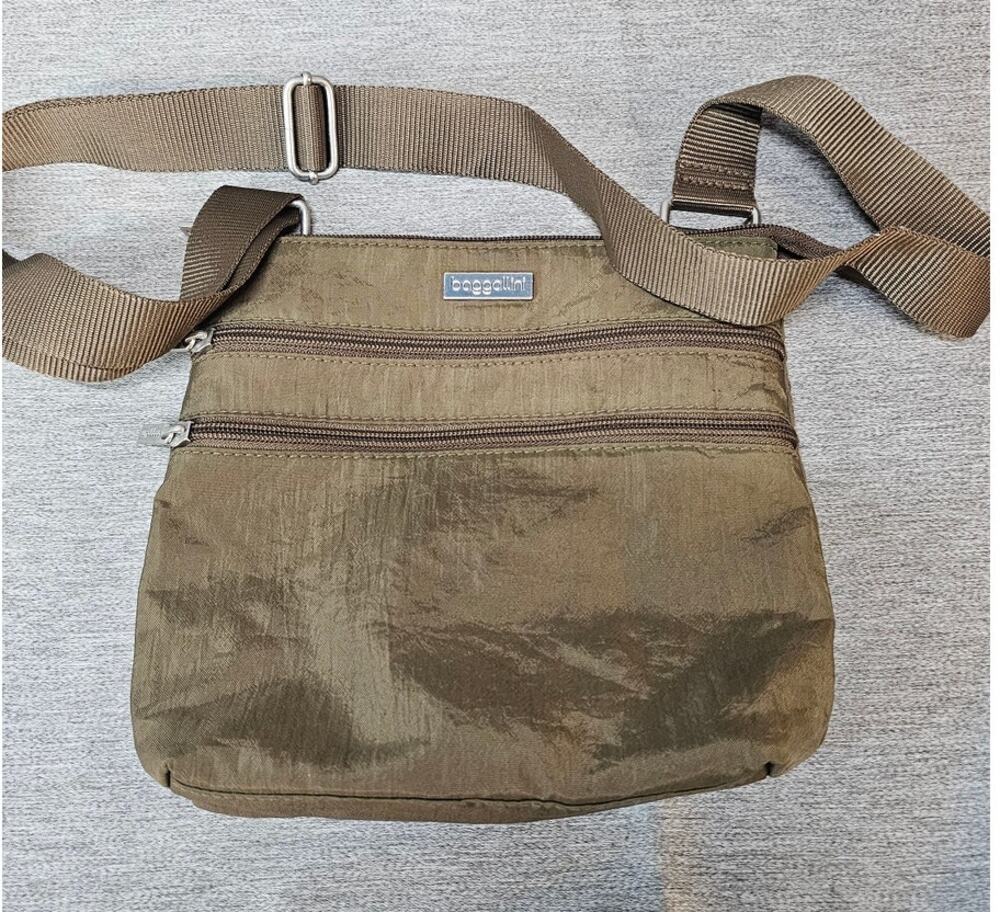 Baggallini Unisex Brown Nylon Medium Crossbody Shoulder Bag Purse
